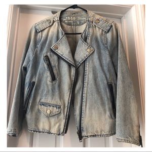 Beautiful Light Denim Gap 1969 Jacket